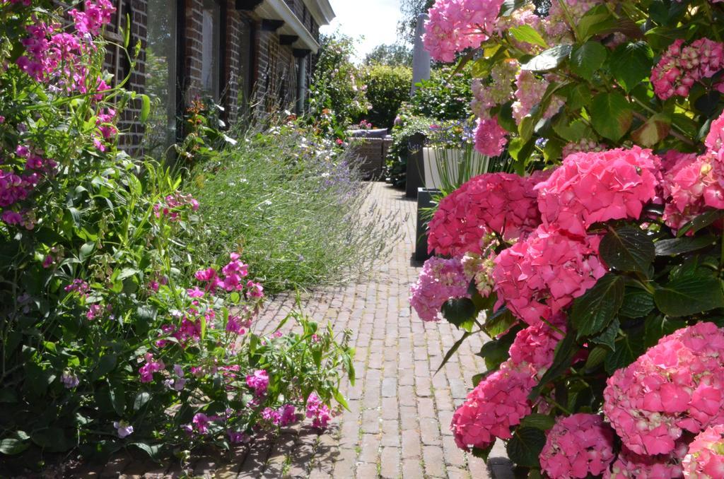 Bloemenhoeve Bed & Breakfast Birdaard Exterior photo